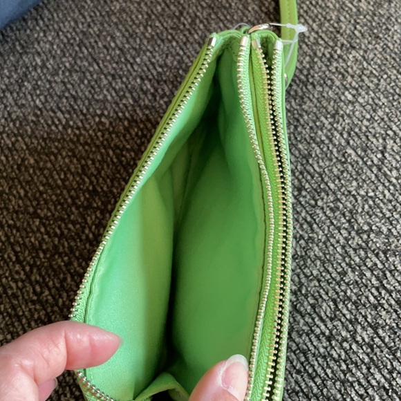 Coach - Picture 3 of 4